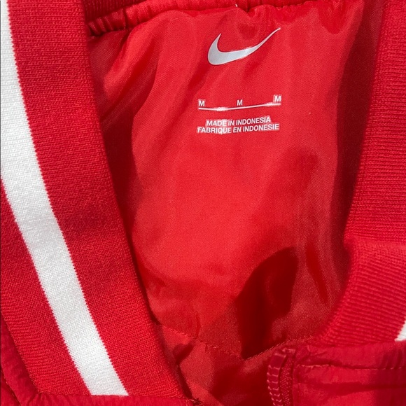 Nike Vibrant Red Jacket with White Details - Picture 3 of 4
